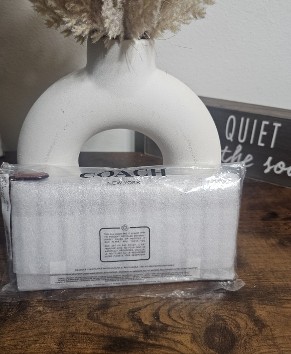 Coach Signature Wallet in Tan/Rust - Picture 12 of 12